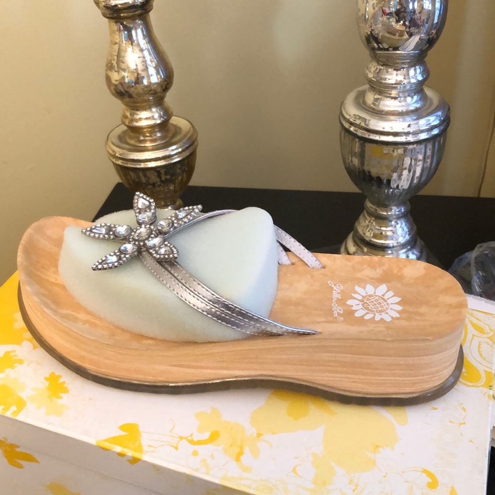 Yellow box wedge leather flip flop sandals, size 7